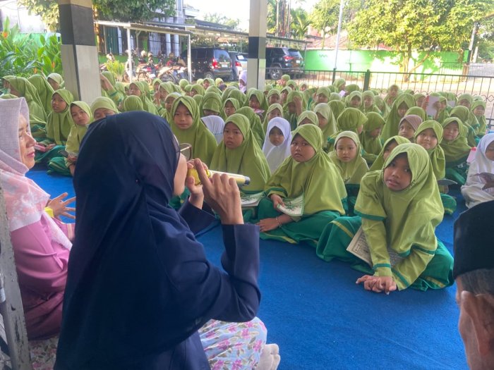 Awali Pembacaan Juz 30 dengan Kisah Inspiratif, MIN 3 Muaro Jambi Tanamkan Nilai Karakter kepada Peserta Didik Awali Pembacaan Juz 30 dengan Kisah Inspiratif, MIN 3 Muaro Jambi Tanamkan Nilai Karakter kepada Peserta Didik