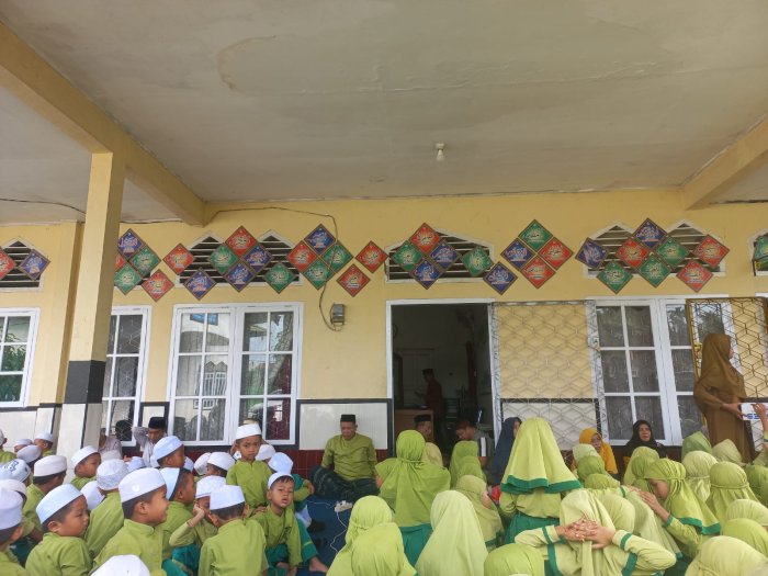 Yasinan Rutin MIN 3 Muaro Jambi: Menumbuhkan Nilai Spiritual dan Kebersamaan di Lingkungan Madrasah