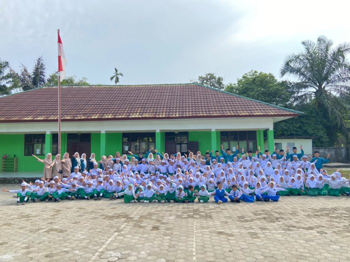 Semarak HUT ke-81 RI, MIN 3 Muaro Jambi laksanakan upacara Kemerdekaan Bersama RA An-Nur dan TK Berembang Jaya