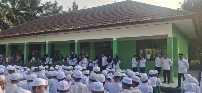 Hari Pertama MATAMUDA MIN 3 Muaro Jambi Resmi Dibuka, 62 Peserta Didik Baru Siap Menjadi Generasi Madrasah Berprestasi Hari Pertama MATAMUDA MIN 3 Muaro Jambi Resmi Dibuka, 62 Peserta Didik Baru Siap Menjadi Generasi Madrasah Berprestasi